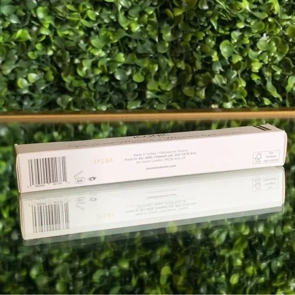 Iconic London Triple Threat Mascara in Black | NEW | Full Size - Picture 12 of 14